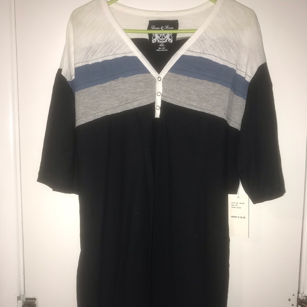 Men’s fashion shirt, color block and snap closures
